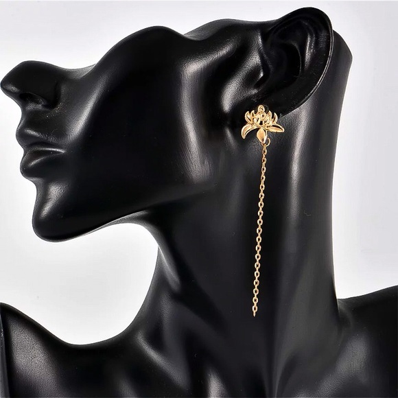 🔴5/$15🔴CLEARANCE Long Lotus Jacket Earrings NEW - Picture 4 of 8